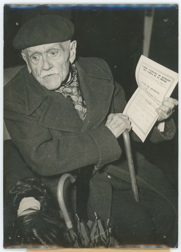 Doyen des journalistes a - doyen,