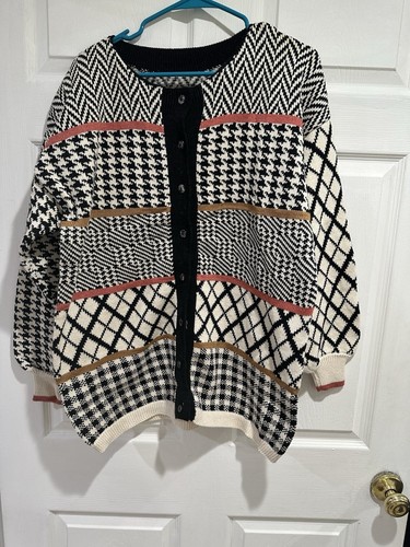 Geometre patterned button - geometre,