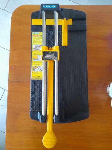 Coupe carrelage plasplugs - carrelage,
