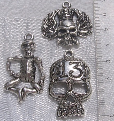 Lot mix breloques pendentifs - breloques,