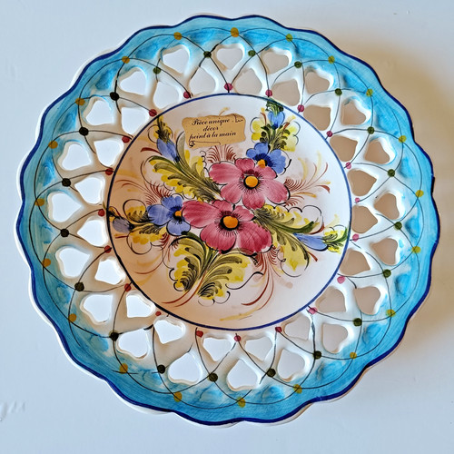 Assiette murale ajourée