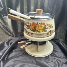 Appareil à fondue vintage en tôle émaillée décor floral