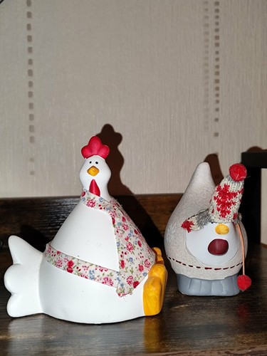 Petites poules décoratrices - petites,