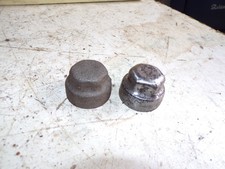 deux caches ecrous roues