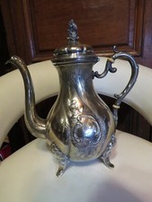 Théière ancienne en