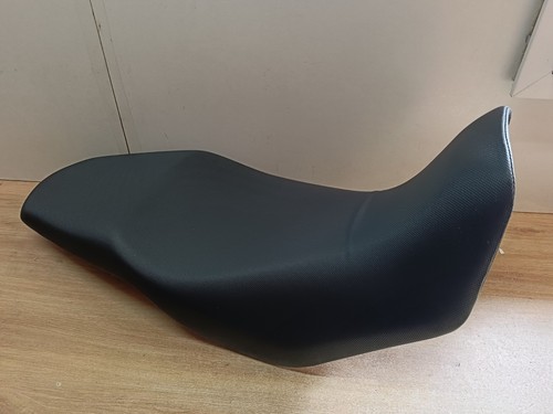 77200 mgz j800 une selle - 77200-mgz-j800,