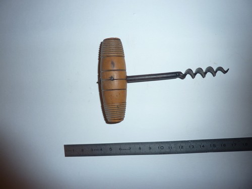 Tire bouchons anciens bois - tire, en