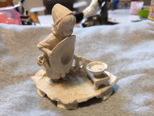 Biscuits Anciens Petite Fille Avec Le Chapeau 