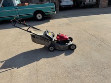 Honda HR215 Mower Self Propelled with Bagger in Very Good Condition 