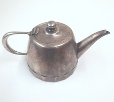 Ancienne théière en métal