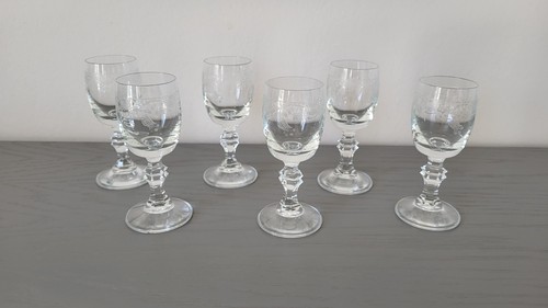 Lot verres à liqueur - 6,