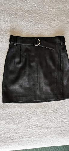 Minijupe simili cuir noir
