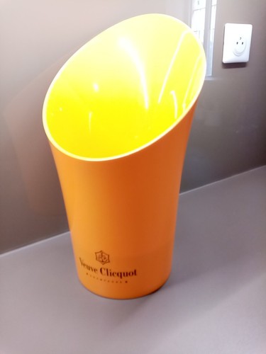 Seau champagne veuve - a,