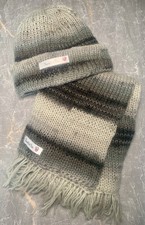 Ensemble Bonnet et Echarpe