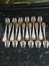 12  fourchettes à huîtres en