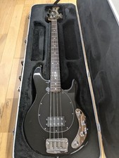 Guitare basse électrique