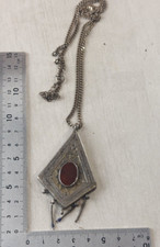 Ancien collier avec pendentif
