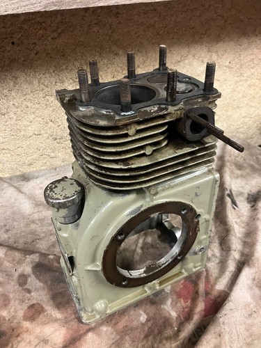 Carter haut moteur - ,