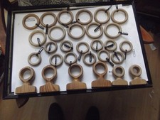 POUR RIDEAU-LOT NEUF-6 PORTE RIDEAUX+22 ANNEAUX A VOIR