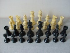 Pièces de jeu d'échec en