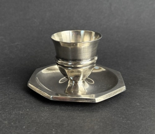 Ancien joli coquetier métal