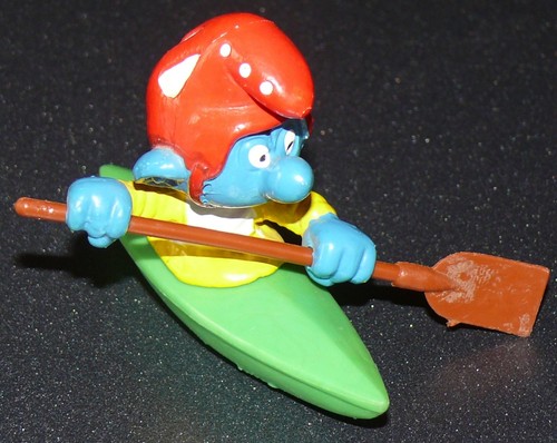 Figurine schtroumpf sur - figurine, kayak