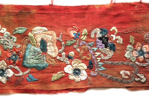 Broderie soie sur tissu - de,