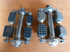 Ancien vélo TOURISME pédales