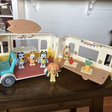 BLUEY 5 Figures & Van Food Juice Truck Toy Fold Out