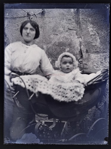 France woman baby her - in,