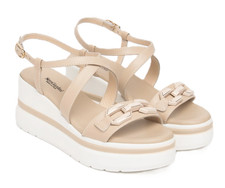 BLACK GARDENS E615953D 453