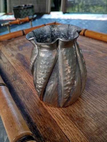 Petit vase étain art - en,