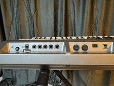 Synthé Yamaha MM6 