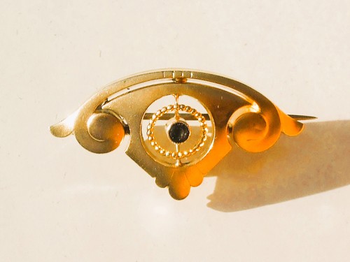 Jolie broche ancienne des - jolie,