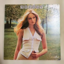 Twiggy UK LP Record BE 9102 600, 1976 Original, VG Jacket, EX Vinyl