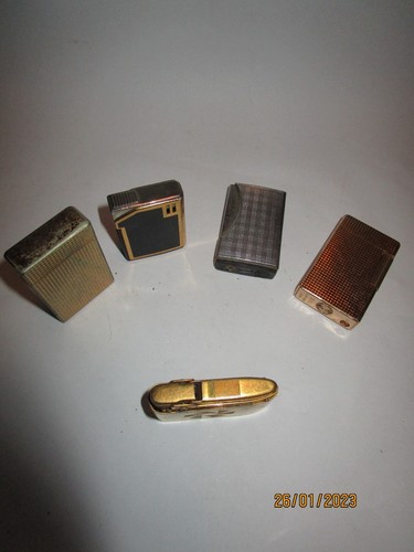 Lot briquets en métal - de,