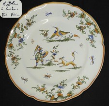 Decorative plate in perfect condition (20th century) M. WHITE A MOUSTIERS