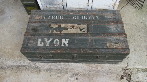 Grosse cantine militaire - , en