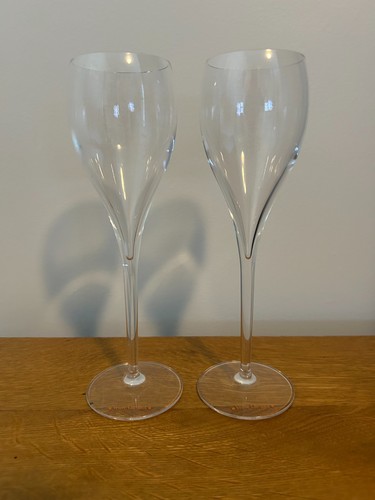 Pair veuve clicquot champagne - pair,