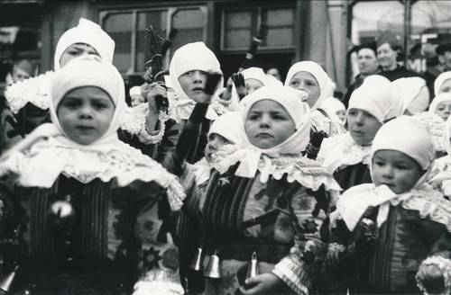 Binche 1950 enfants à la - c.,