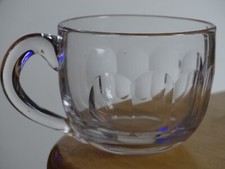 1 ANCIENNE TASSE EN CRISTAL