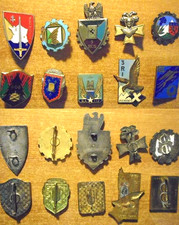 INSIGNES MILITAIRES – LOT DE