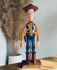 figurine woody