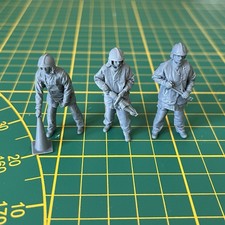 3 Figurines Pompiers Secours