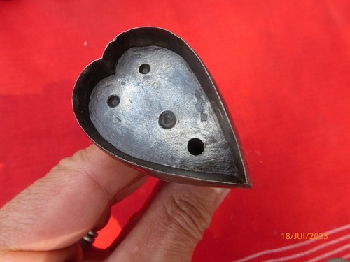 Emporte piece outil ancien - emporte,