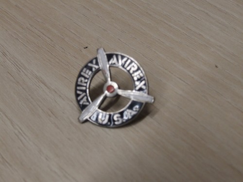 Pin avion avirex - avion,