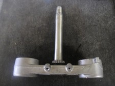 Tés de fourche inferieur