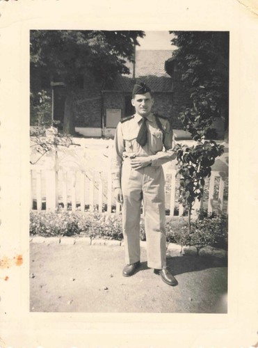 Ancienne photographie jeune - ancienne,