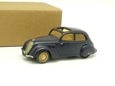 Record resin mounted kit 1/43 - Peugeot 202 blue sedan