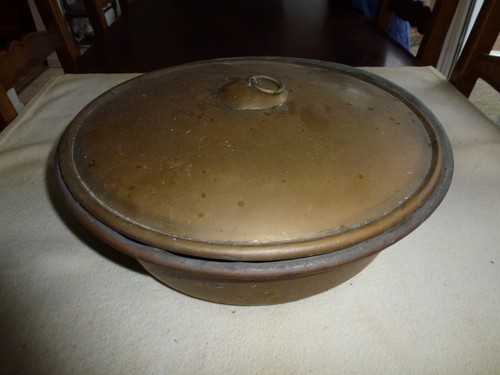 Ancienne bassine avec - ancienne,